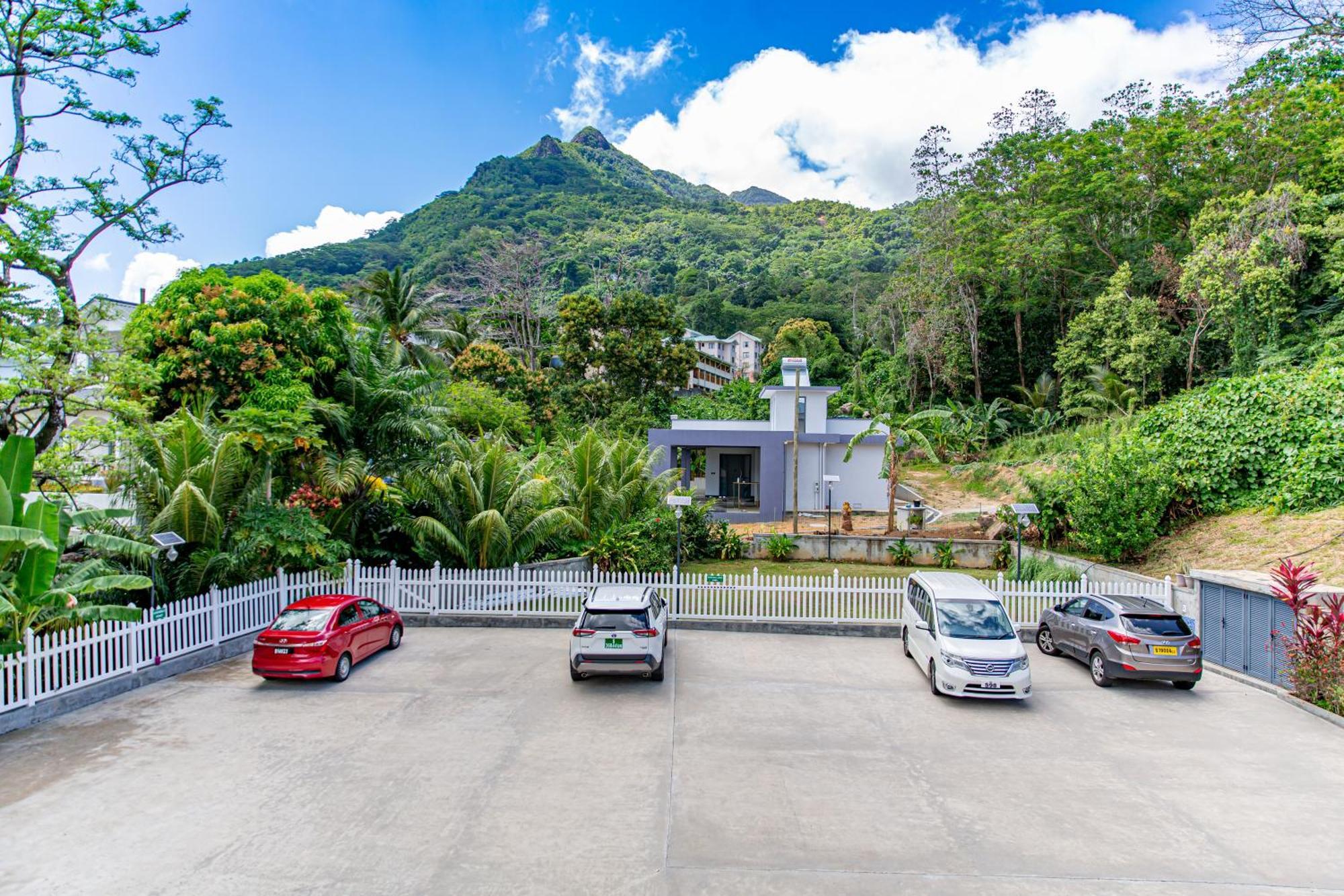 B Holiday Apartments Beau Vallon  Buitenkant foto